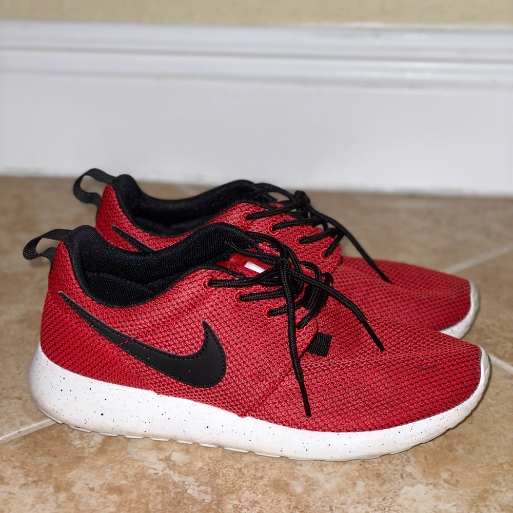 Red Nike Roshe One